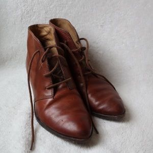 Frye Ruby Chukka Bootie - Size 8 Brown